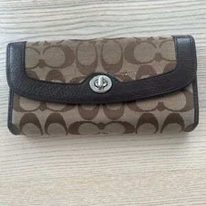 Coach signature long wallet